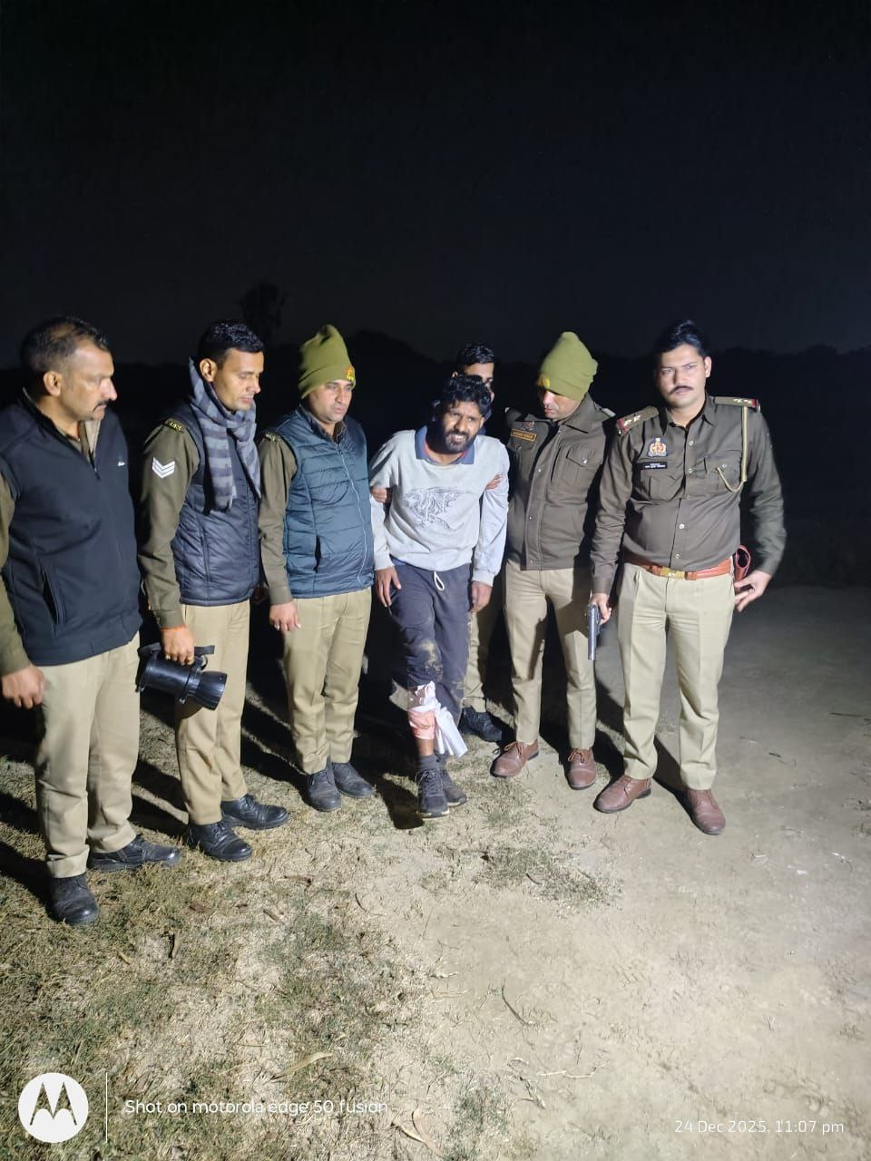 मेरठ जानी पुलिस मुठभेड़ में 25 हजार के इनामी बदमाश घायल, अवैध तमंचा बरामद