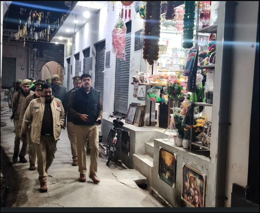 मेरठ में एसपी ग्रामीण अभिजीत कुमार ने थाना बहसूमा क्षेत्र में पैदल गश्त कर सुनिश्चित की सुरक्षा