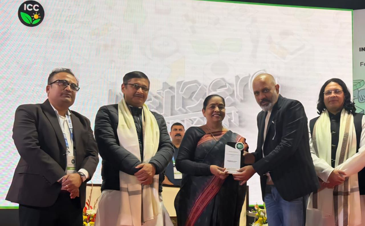 भारत जलवायु सम्मेलन 2025 में विनय प्रधान को पर्यावरण के लिए 2025 पुरस्कार से सम्मानित किया गया