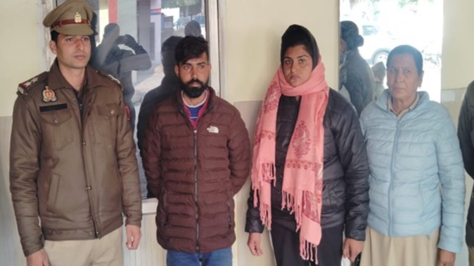मेरठ: होटल संचालक से ₹1 करोड़ की रंगदारी मांगने के आरोप में चचेरा भाई और महिला मित्र गिरफ्तार
