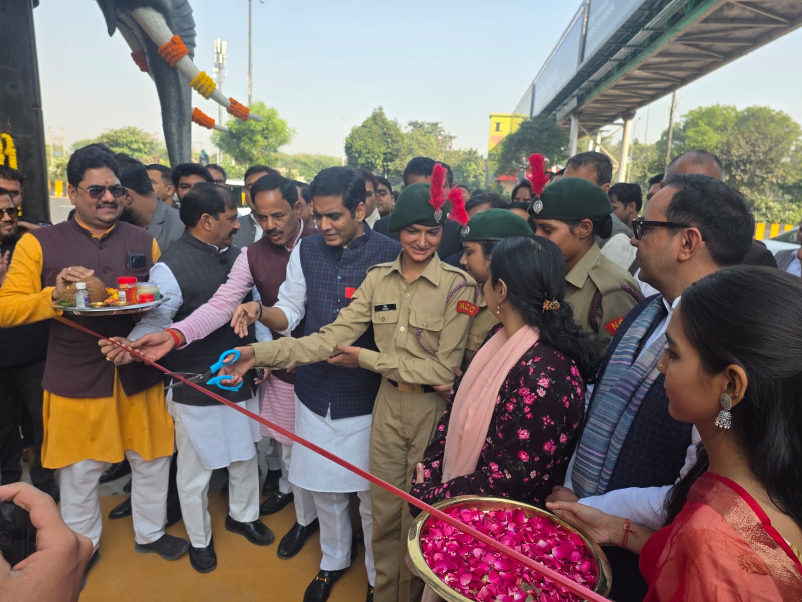 नोएडा में 25 करोड़ के जंगल ट्रेल पार्क का उद्घाटन, कबाड़ से बनी 650 से अधिक जानवरों की आकृतियां