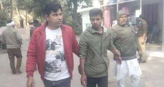 शामली में पीड़ित ने खुद 'जासूस' बनकर बाइक समेत चोर को मिल रोड पर दबोचा, पुलिस की पूछताछ जारी