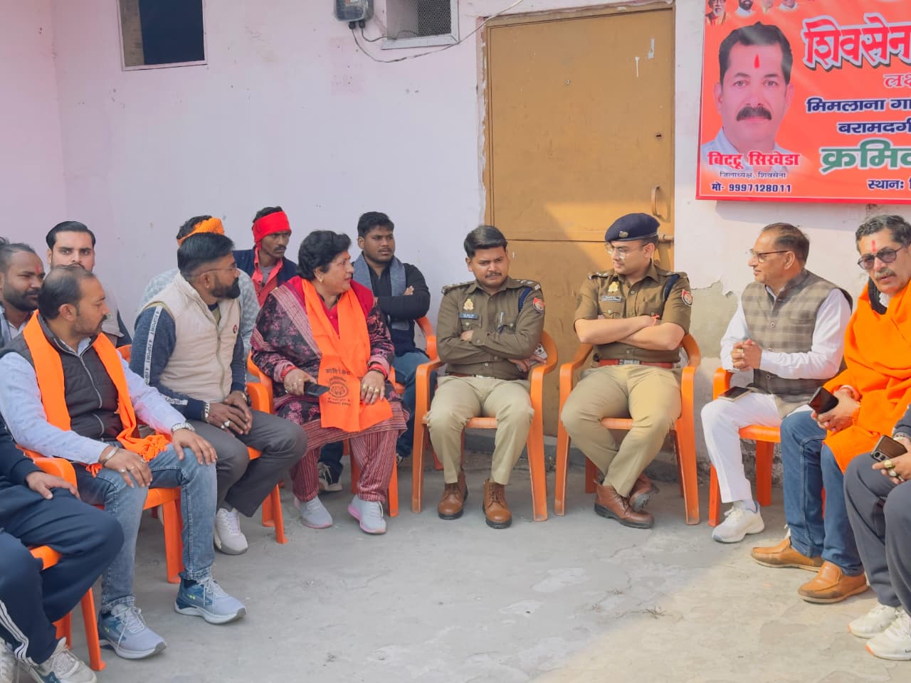 मुजफ्फरनगर में प्रशासन के आश्वासन पर शिव सेना और क्रांति सेना का क्रमिक अनशन स्थगित, शिवचौक पर दिया था धरना 