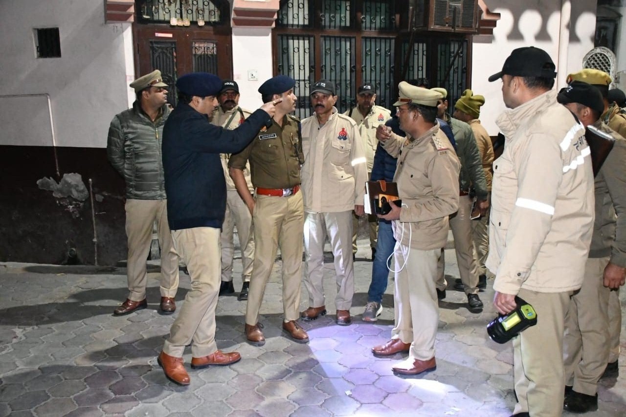 मुजफ्फरनगर में कोतवाली के ठीक पीछे परिवार को बंधक बनाकर डकैती, 62 तोले सोना और लाखों नगद लूटे