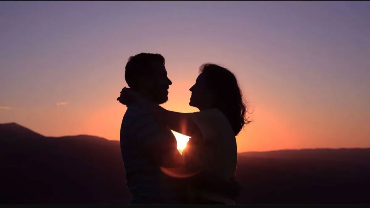 19 साल का लड़का, 22 साल की प्रेमिका… शादी तय हुई तो खुला ऐसा राज कि पूरे गांव में मच गया हड़कंप; प्रशासन ने बचाई जिंदगी की सबसे बड़ी गलती