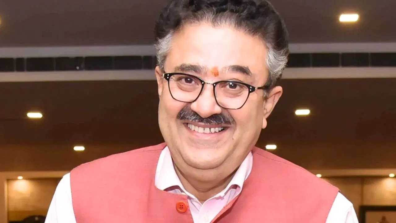 सीनियर रिटायर्ड IAS नवनीत सहगल ने प्रसार भारती के चेयरमैन पद से दिया इस्तीफा, सूचना एवं प्रसारण मंत्रालय ने तत्काल प्रभाव से किया स्वीकार