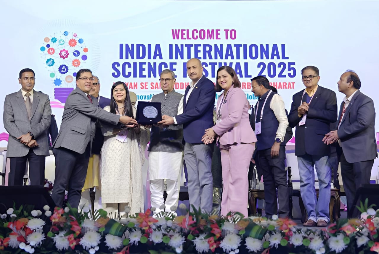 हरियाणा के राज्यपाल ने एमिटी विवि. पंजाब को ‘जूरी स्पेशल मेंशन अवॉर्ड’ से किया सम्मानित