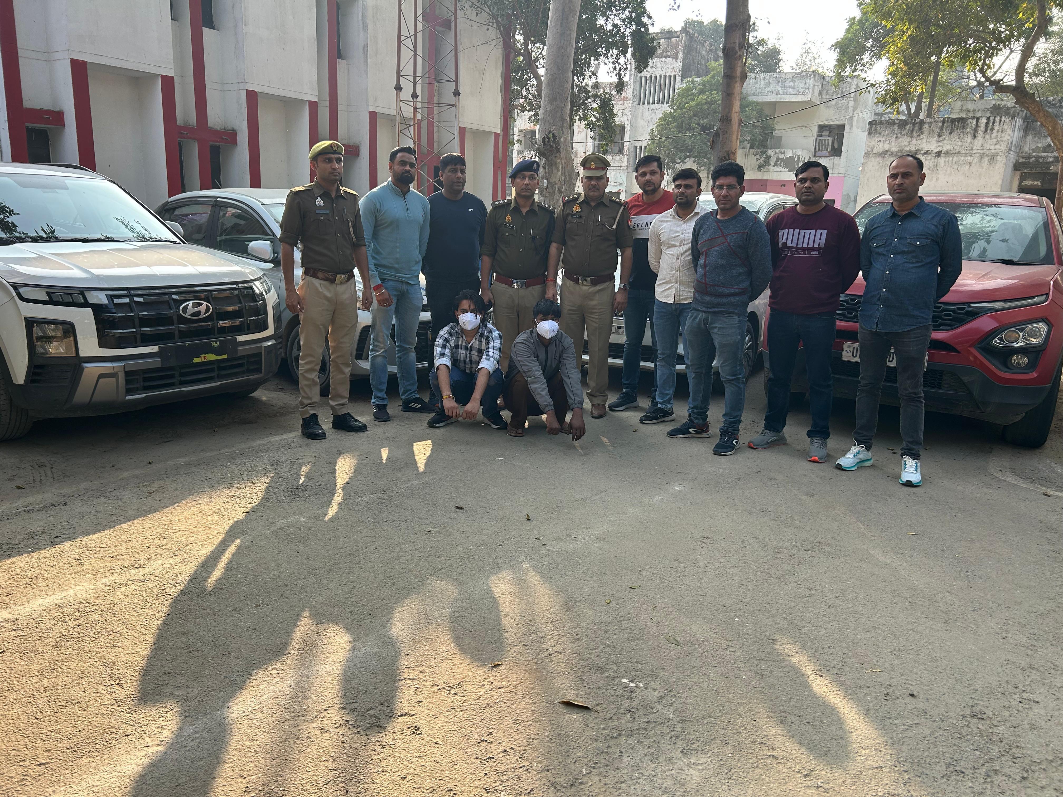 नोएडा: वाहन चोरी के गिरोह के 3 शातिर बदमाश मुठभेड़ में गिरफ्तार, एक घायल