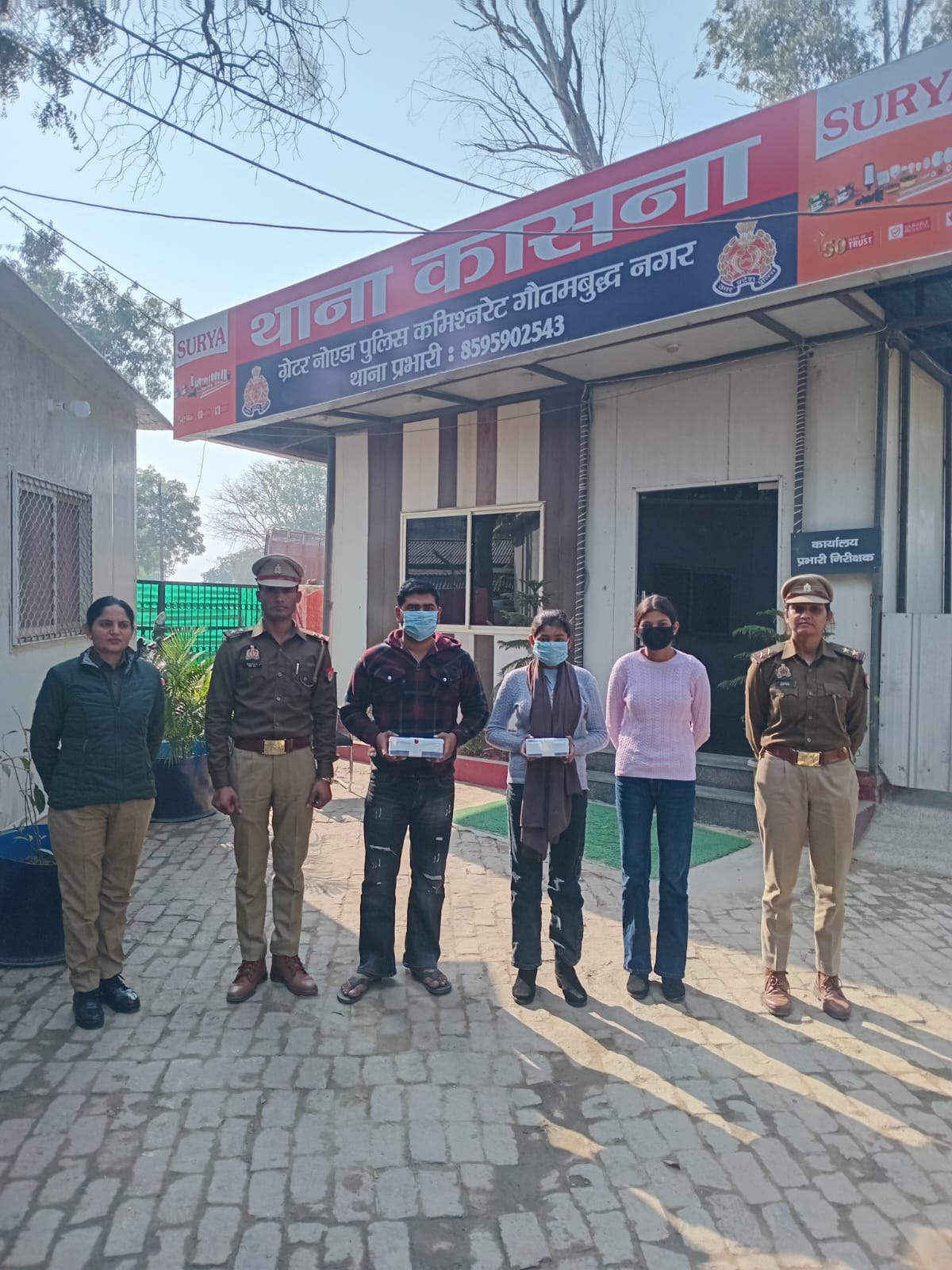 नोएडा: शादी का झांसा देकर हनी ट्रैप में फंसा युवक, दो बहनों सहित तीन आरोपी गिरफ्तार