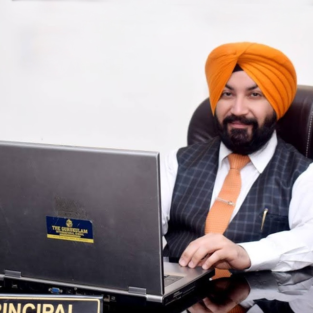 मेरठ में रालोद नेता स्कूल संचालक से 10 लाख रुपये की रंगदारी, ऑडियो क्लिप व हथियारों के फोटोज भेजे