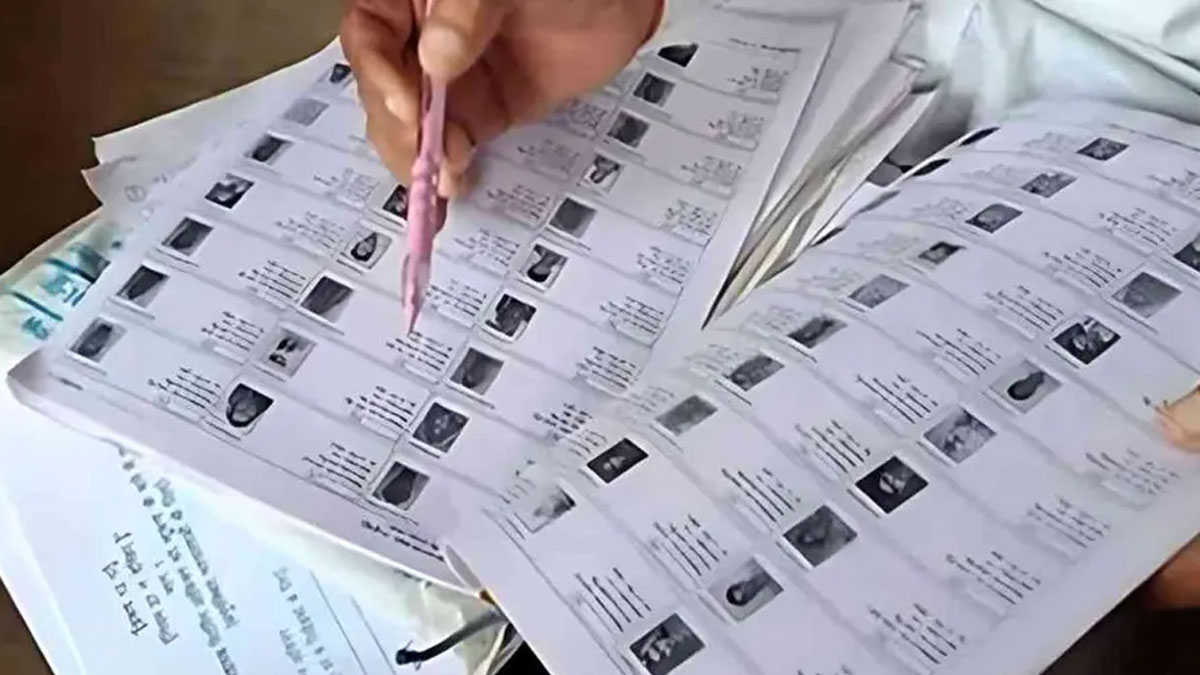 संभल में सामाजिक संस्था का SIR फॉर्म अभियान: हर घर तक पहुंचकर नागरिकों को किया जागरूक