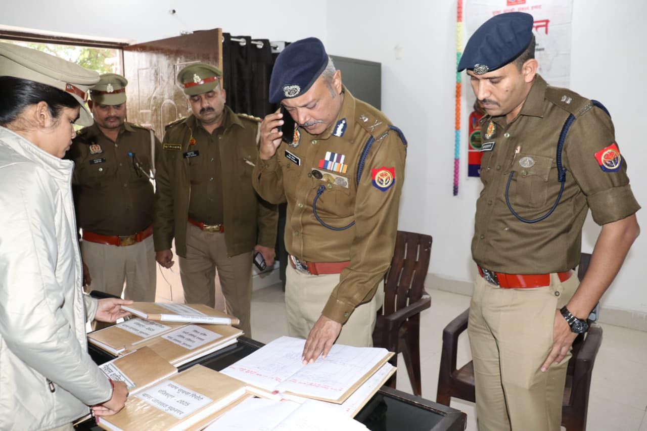 एडीजी भानू भास्कर ने किया खतौली कोतवाली का औचक निरीक्षण, डकैती का शीघ्र अनावरण और अतिक्रमण हटाने के दिए निर्देश