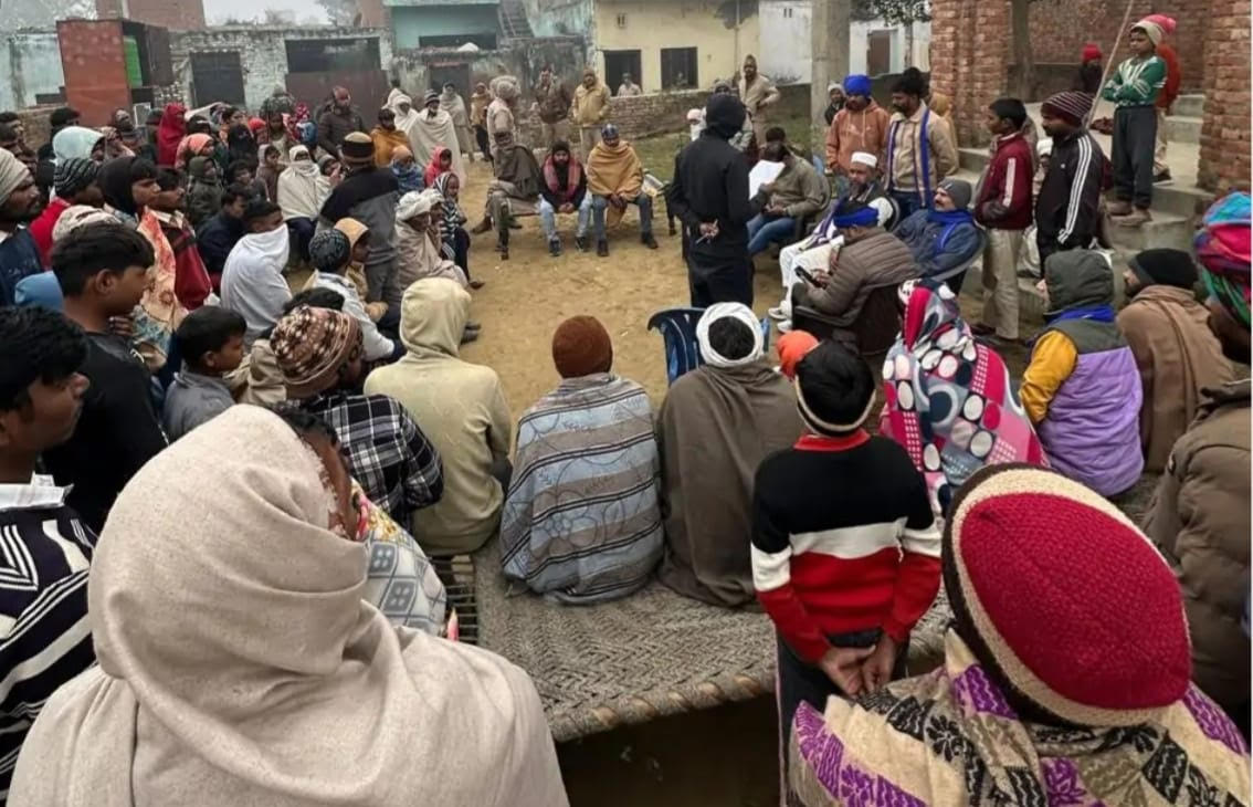 मुज़फ्फरनगर में बाबा साहेब के फ्लेक्स बोर्ड को शरारती तत्वों ने फूंका; भड़का दलित समाज, थाने के घेराव की चेतावनी