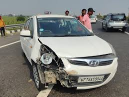 कोहरे ने बढ़ाया कहर: ईस्टर्न पेरिफेरल और दिल्ली–मेरठ एक्सप्रेसवे पर कई वाहन भिड़े