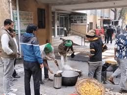 मेरठ: किसानों का गन्ना भवन में अनिश्चितकालीन धरना, इंडेंट बढ़ाने और भुगतान न होने की शिकायत
