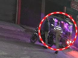 शर्मनाक! मेरठ में दो पुलिसकर्मियों ने लावारिस लाश को ई-रिक्शा से उठाया, दूसरे थाना क्षेत्र में फेंका, CCTV से हुआ पर्दाफाश