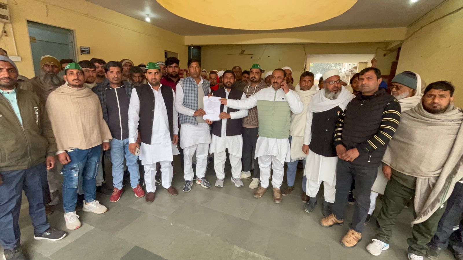 शामली में पंचायत चुनाव मतदाता सूची में भारी अनियमितताएं, ग्रामीणों ने जिलाधिकारी से की सुधार की गुहार