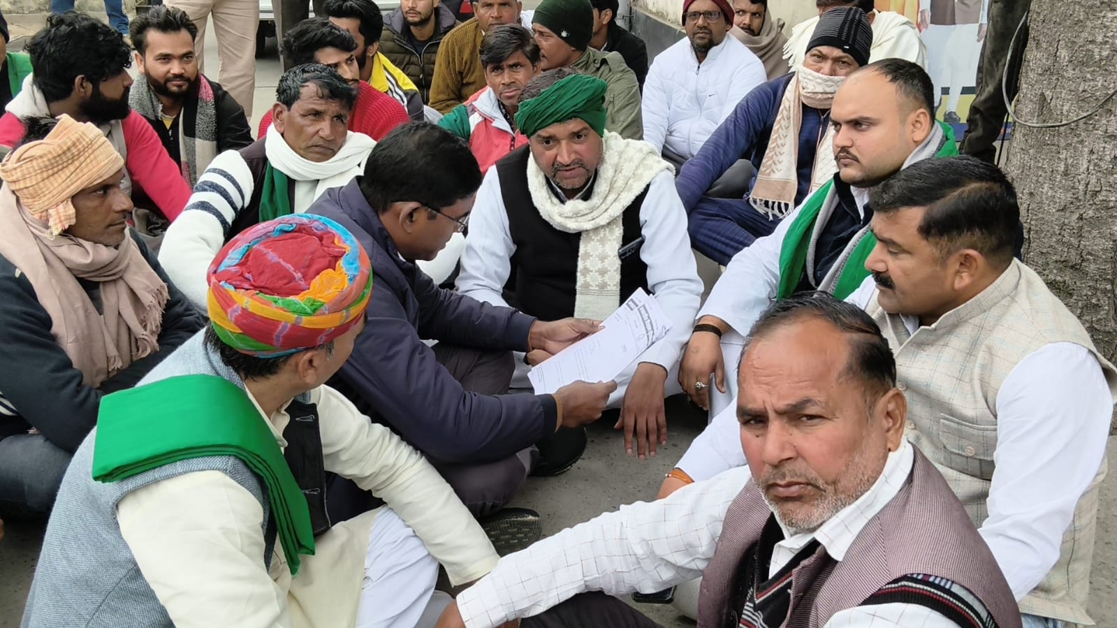 मुजफ्फरनगर में भाकियू सेवक का कलेक्ट्रेट पर हुंकार: किसानों की 8 सूत्रीय मांगों को लेकर प्रदर्शन, कृषि मंत्री को भेजा ज्ञापन