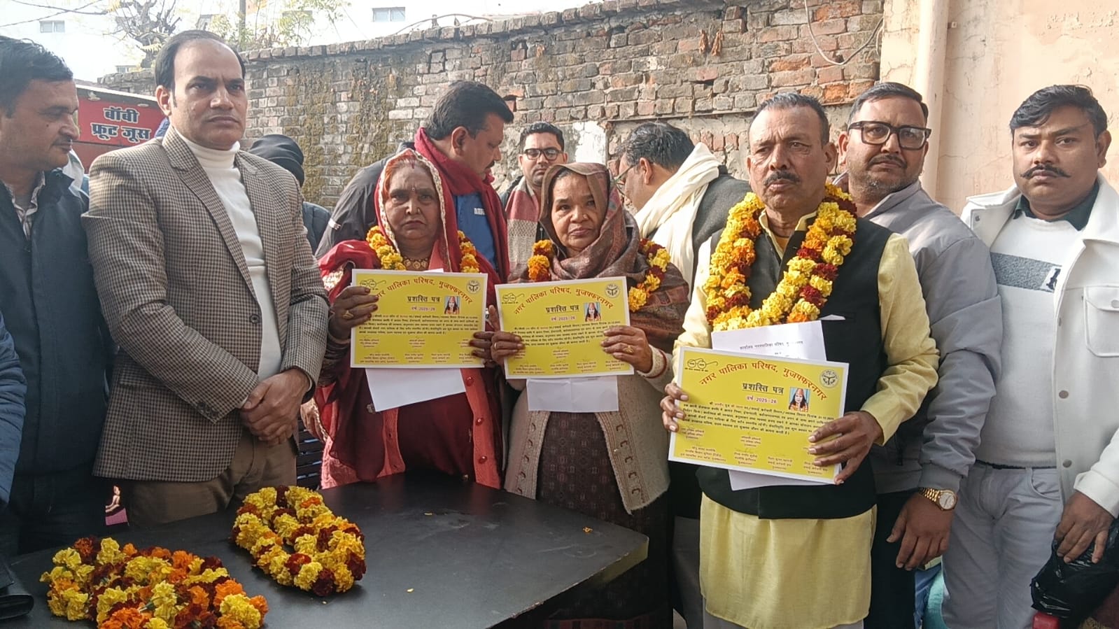 सम्मान के साथ विदा हुए स्वच्छता के सारथी: मुजफ्फरनगर नगर पालिका में 3 सफाई कर्मियों की भावपूर्ण विदाई