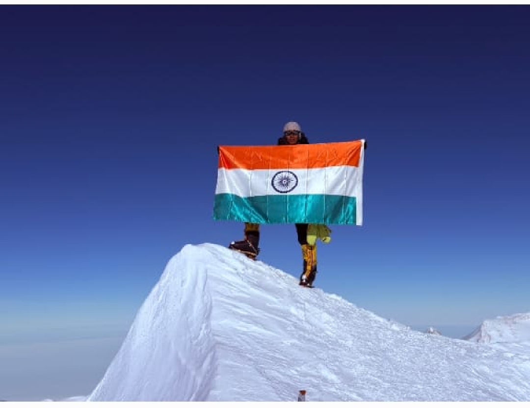 सिक्किम की पर्वतारोही मनीता प्रधान ने अंटार्कटिका की सबसे ऊंची चोटी माउंट विन्सन मैसिफ की फतह 