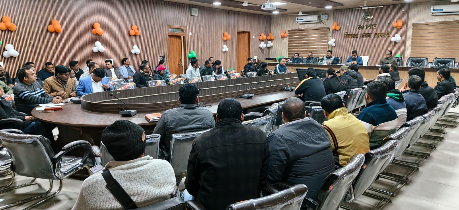 शामली का भूजल संकट: 101.30% पहुंचा दोहन स्तर; सीडीओ विनय तिवारी ने जल संरक्षण के लिए दिए कड़े निर्देश