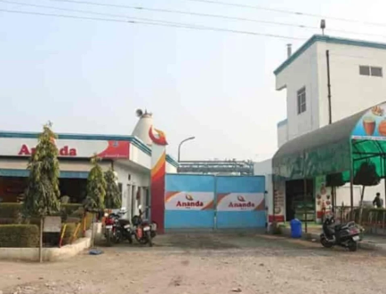 बुलंदशहर में आनंदा मिल्क प्लांट पर इनकम टैक्स की बड़ी रेड, इलाके में हड़कंप