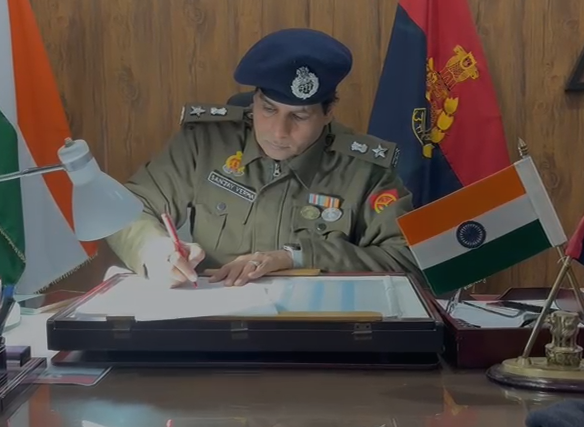 मुजफ्फरनगर: दोहरी पहचान वाले तीन संदिग्ध भिखारी गिरफ्तार, हिंदू-मुस्लिम नामों के फर्जी आधार बरामद