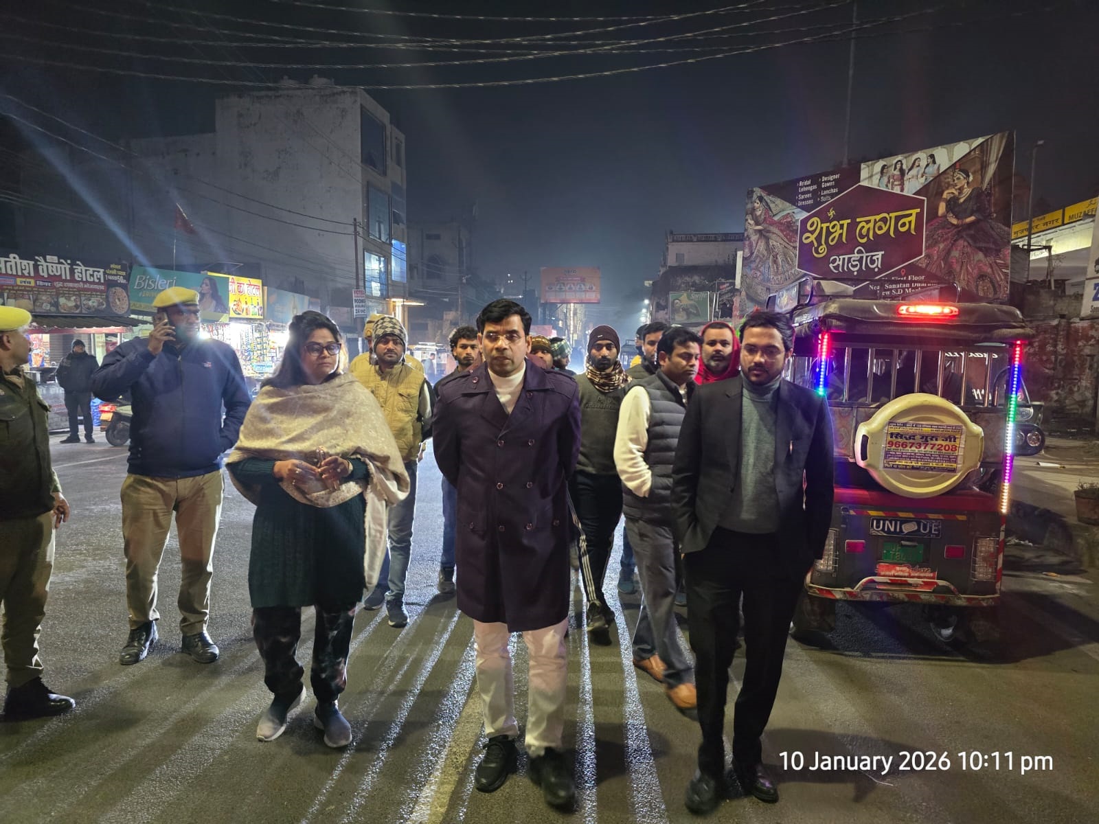 मुजफ्फरनगर: एडीएम ने रैन बसेरों व अलाव व्यवस्था का लिया जायजा, खुले में सो रहे लोगों को रैन बसेरों में भिजवाया