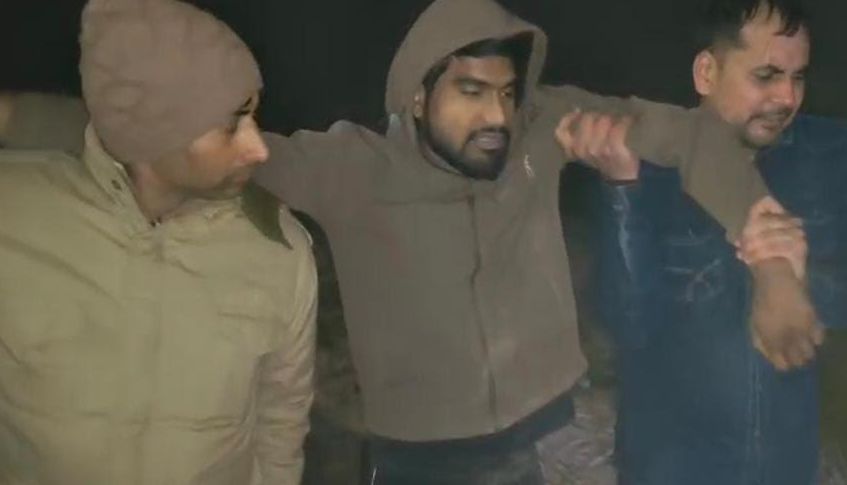 ग्रेटर नोएडा पुलिस ने रिकवरी एजेंट हत्याकांड के दो फरार बदमाशों को मुठभेड़ में गिरफ्तार किया