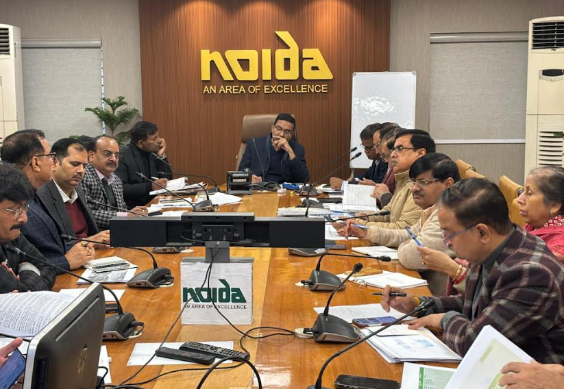नोएडा में जल गुणवत्ता सुधार को लेकर उच्च स्तरीय समीक्षा बैठक, सीईओ ने दिए कड़े निर्देश
