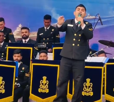 नोएडा में भारतीय नौसेना का आर्केस्ट्रा बैंड: देशभक्ति और संगीत का संगम