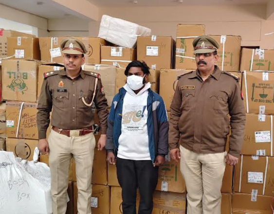 नोएडा: कंपनी का माल गबन कर कबाड़ी को बेचने वाला कर्मचारी गिरफ्तार, 15 लाख रुपये का माल बरामद