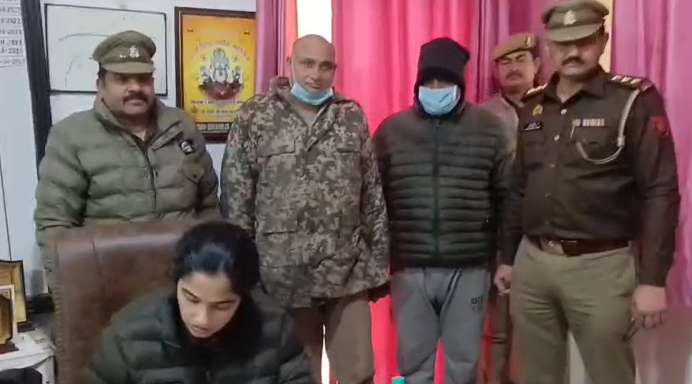 शामली में पुलिस वर्दी पहनकर ठगी करने वाला होमगार्ड और साथी गिरफ्तार, ₹25 हजार बरामद