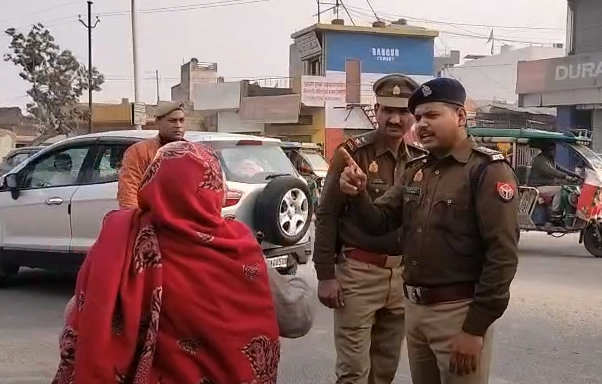 मुजफ्फरनगर: पुलिस ने हाईवे पर सवारों को दिलाई ‘नो हेलमेट नो हाईवे’ शपथ