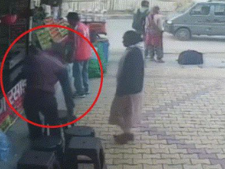 मथुरा: मौत का LIVE वीडियो; चाय की दुकान पर बात करते-करते गिरा व्यक्ति, महज 10 सेकंड में थमी सांसें