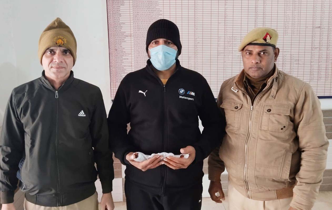 शामली में जानलेवा हमले के मामले में वांछित अभियुक्त गिरफ्तार, अवैध तमंचा बरामद