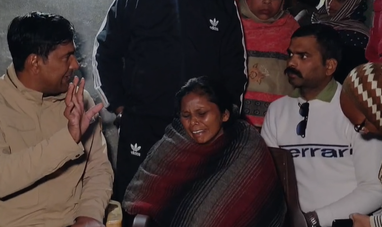 सोनू कश्यप हत्याकांड: हिंदू मजदूर किसान समिति ने की ₹1 लाख की मदद, शिव चौक तक निकाला कैंडल मार्च