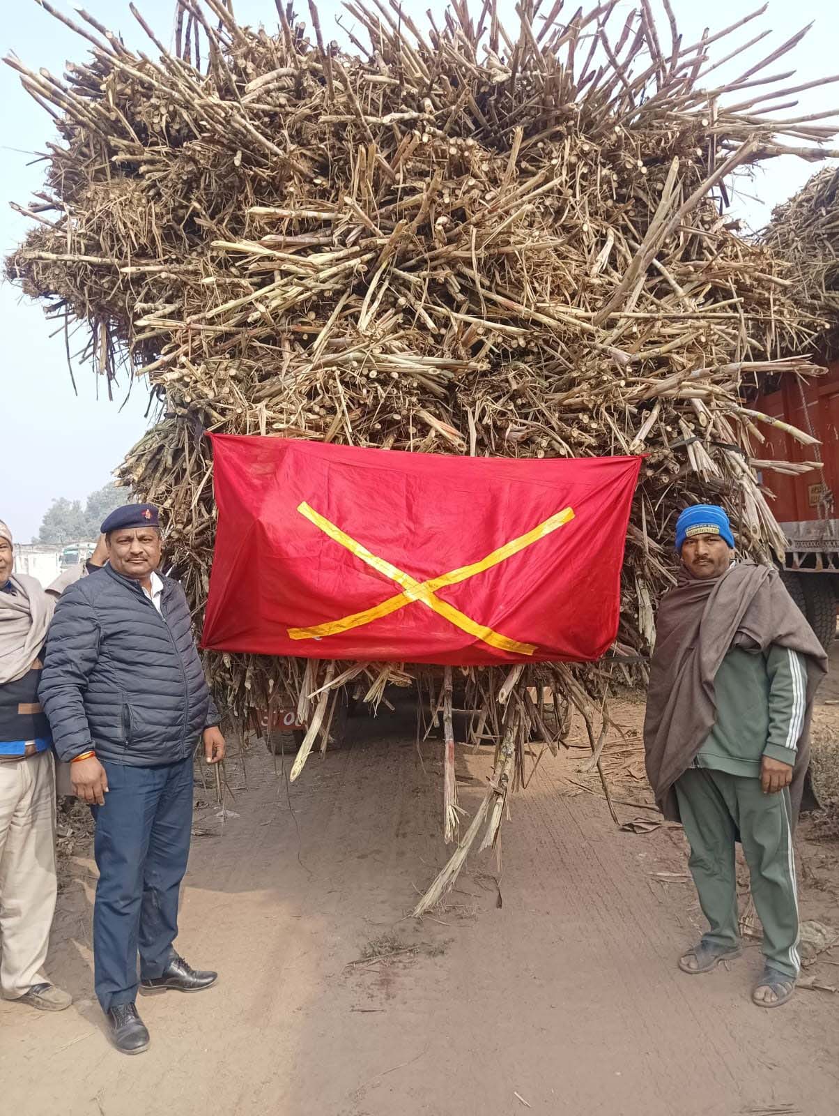 शामली: राष्ट्रीय सड़क सुरक्षा माह के तहत यातायात पुलिस ने चलाया विशेष अभियान