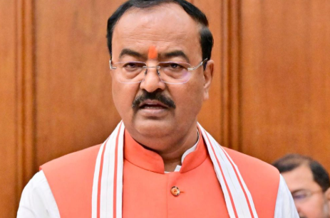 यूपी के डिप्टी सीएम की गाड़ी हादसे का शिकार! बरेली–लखनऊ हाईवे पर गाय से टकराया काफिला