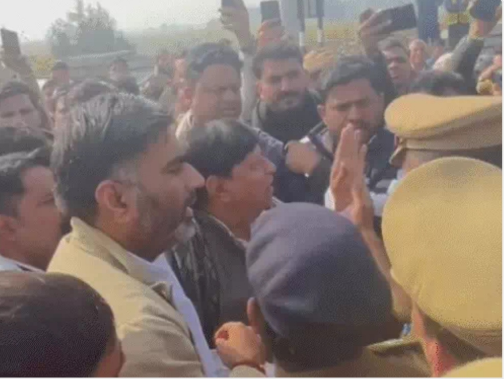 कपसाड़ कांड: तीसरे दिन भी सुलग रहा आक्रोश, मेरठ छावनी में तब्दील; सपा डेलीगेशन को टोल पर रोका,सीमाएं सील; 10 थानों की पुलिस और RAF तैनात