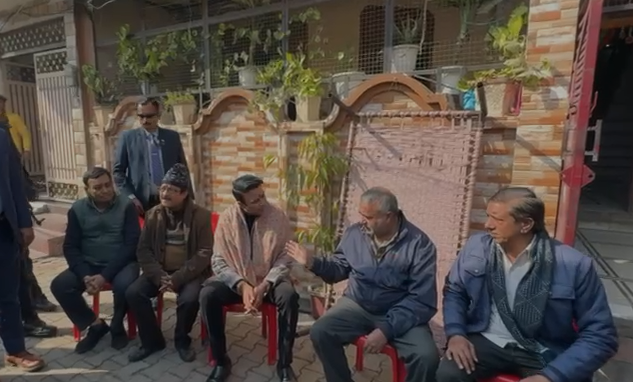 मुजफ्फरनगर में मृतका के घर पहुंचे संगीत सोम, सपा पर बरसे; बोले- 'अखिलेश यादव थे मुगलों के आखिरी शासक'