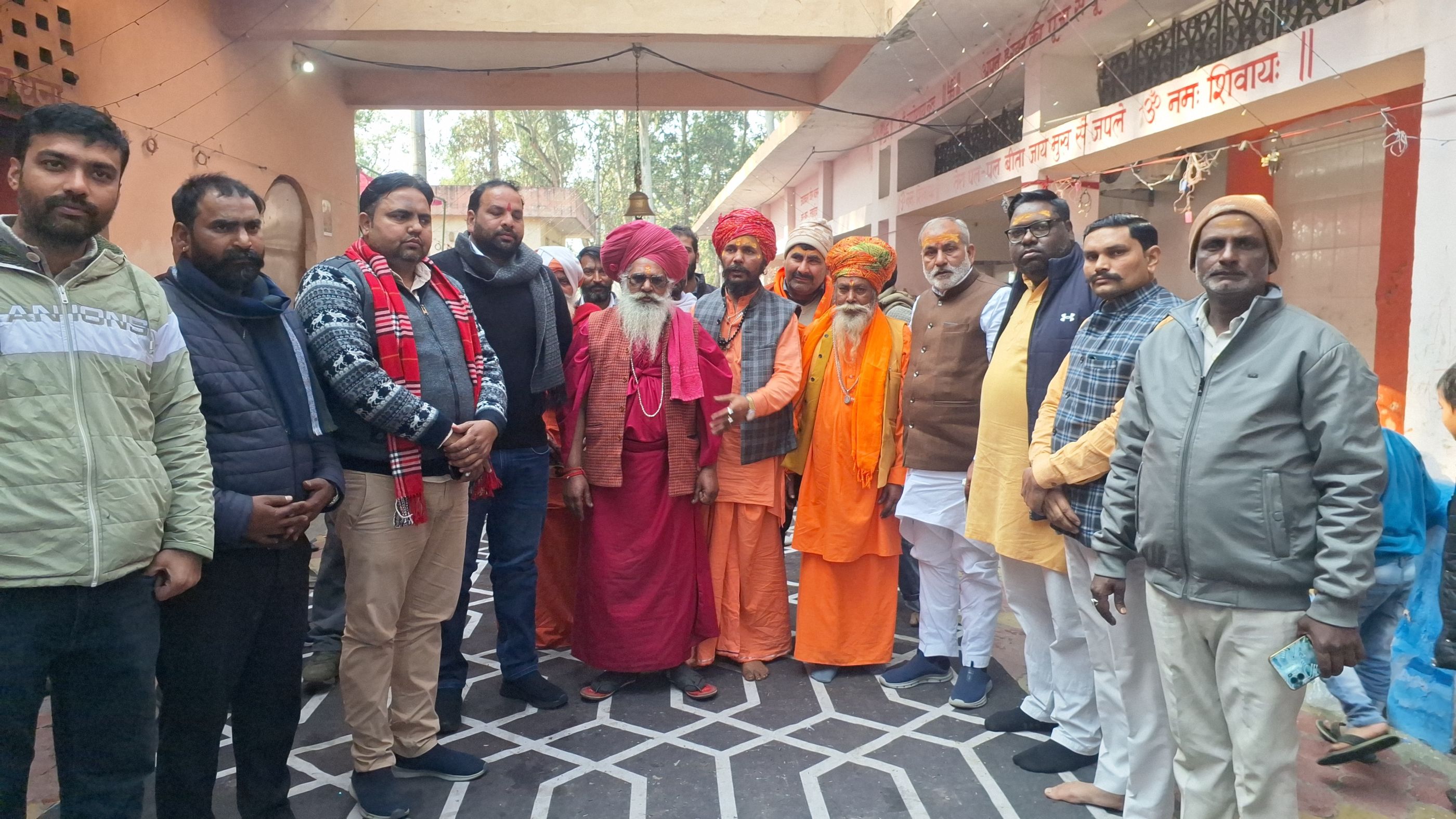 मुजफ्फरनगर: 43 दिन की कठोर 'जलधारा तपस्या' का शाही समापन, महंत कन्हैया गिरी ने 108 घड़ों के जल से किया स्नान