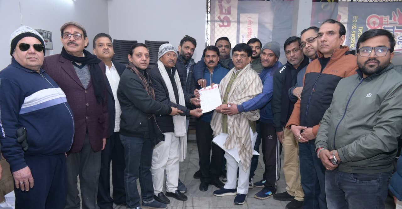 गृहकर और जीएसटी के नोटिसों से मुजफ्फरनगर के व्यापारियों में भारी रोष: विधायक पंकज मलिक को सौंपा ज्ञापन