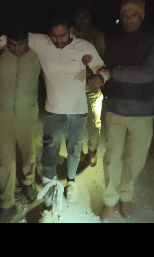  आजमगढ़ पुलिस मुठभेड़: शातिर गैंगस्टर और गौकश अपराधी घायल; पुलिस पर की थी फायरिंग