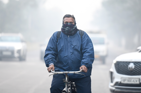 एनसीआर में फिर बिगड़ी हवा: दोबारा रेड जोन में पहुंचा एक्यूआई, घना कोहरा और ठंड बढ़ने के आसार 