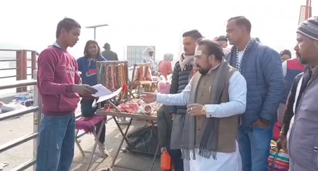 हरिद्वार: कुंभ 2027 से पहले हरकी पैड़ी पर सख्ती, गैर हिंदू दुकानदारों की पहचान के लिए चेकिंग शुरू 