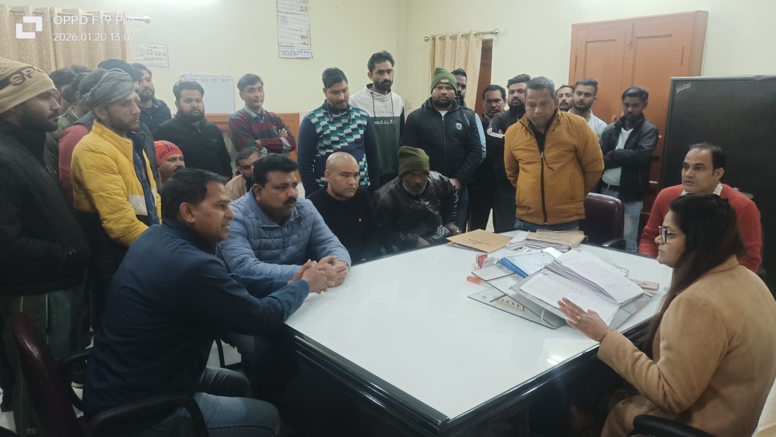 मुजफ्फरनगर: ईपीएफ घोटाले और वेतन न मिलने पर सफाई कर्मियों का हल्लाबोल; ईओ ने दी ठेकेदार फर्मों को FIR की चेतावनी