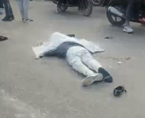 गाजियाबाद में ट्रक ने पति-पत्नी और बेटे को रौंदा, बाइक 10 मीटर तक घिसटी, हेलमेट चकनाचूर