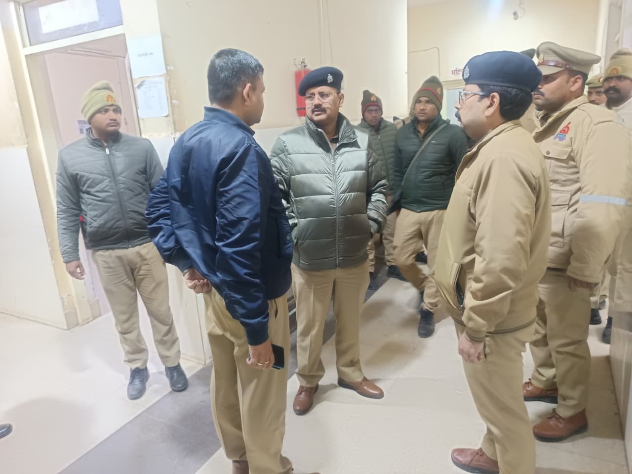 प्रतापगढ़ पुलिस मुठभेड़: गोली लगने से एक बदमाश घायल, दो साथियों समेत 3 गिरफ्तार; अवैध असलहे बरामद