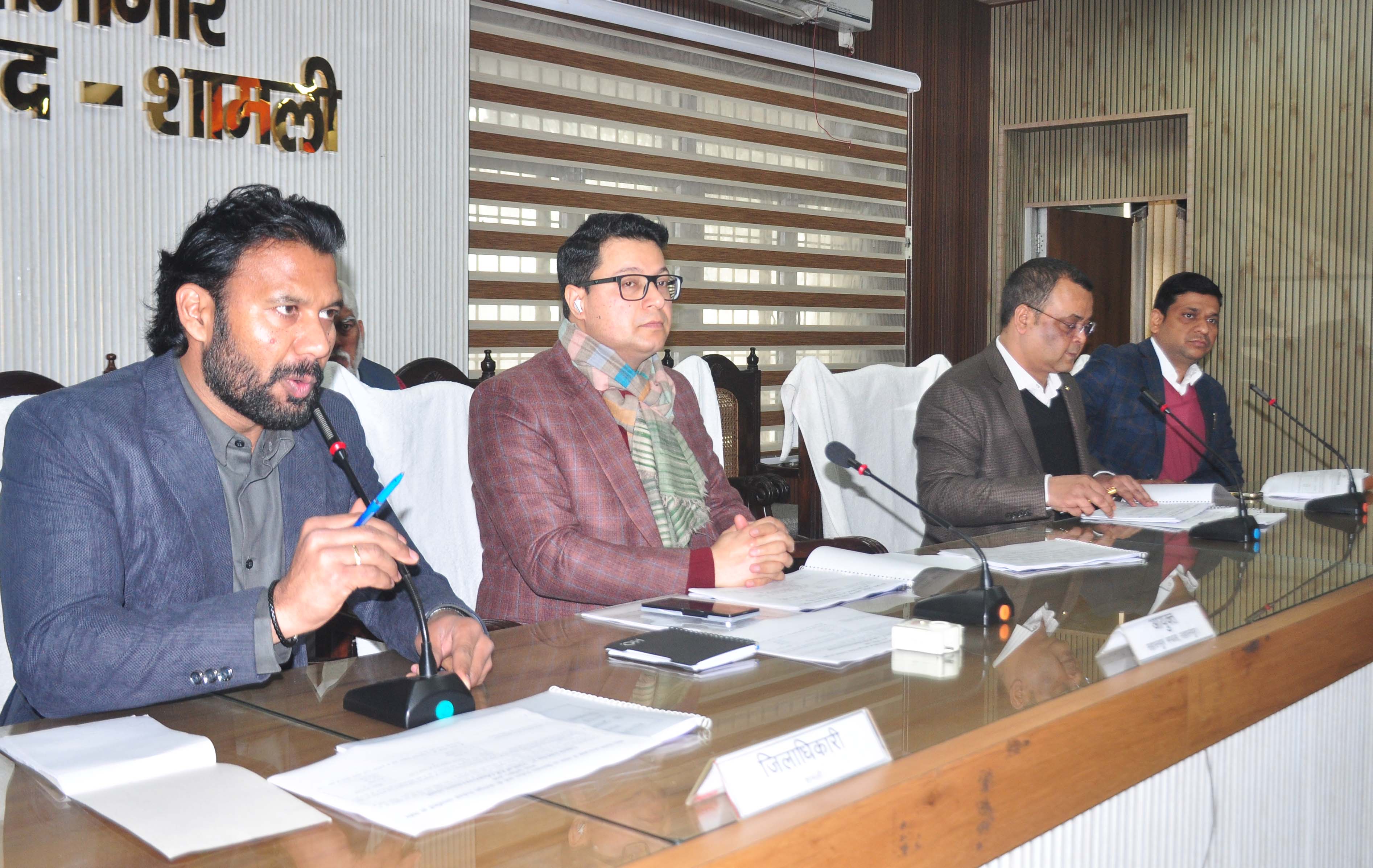 शामली में विशेष प्रगाढ़ पुनरीक्षण-2026 के लिए निर्वाचन अधिकारियों की बैठक